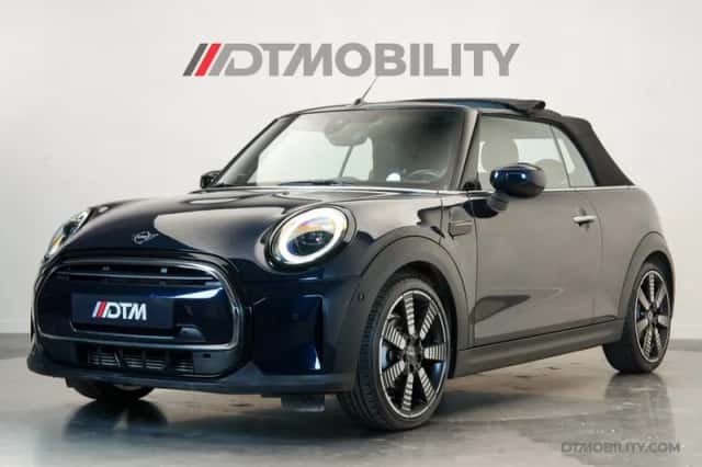 MINI Cabrio (2023) thumbnail 2