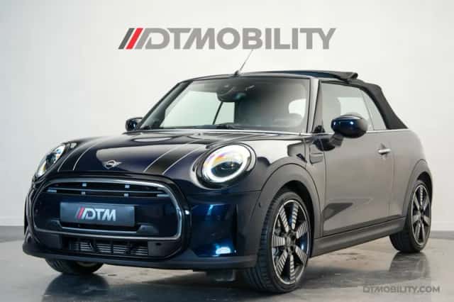 MINI Cabrio (2023) thumbnail 2