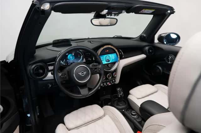 MINI Cabrio (2023) thumbnail 5