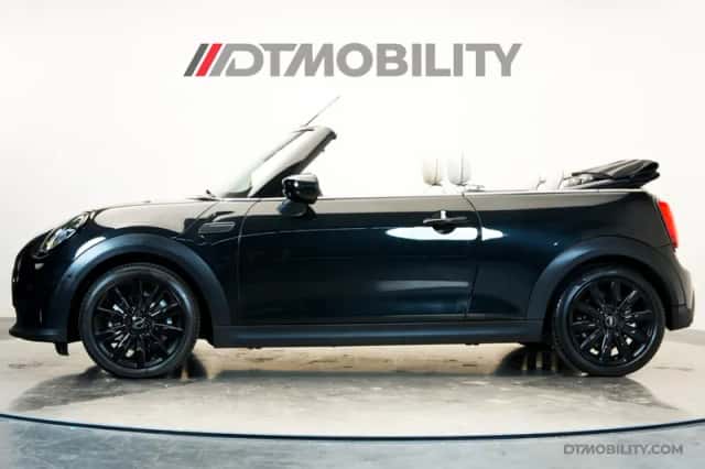 MINI Cabrio (2023) thumbnail 6