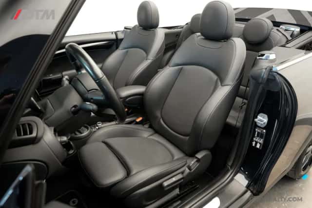 MINI Cabrio (2023) thumbnail 5