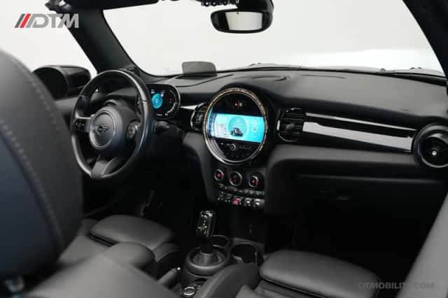 MINI Cabrio (2023) thumbnail 6