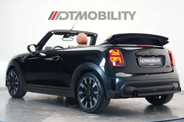 MINI Cabrio (2023) thumbnail 4