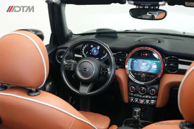 MINI Cabrio (2023) thumbnail 6