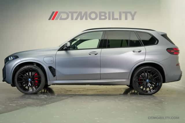 BMW X5 (2024) thumbnail 2