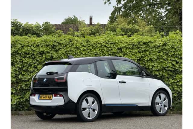 BMW i3 (2021) thumbnail 2