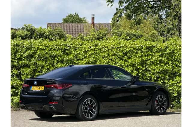 BMW i4 (2025) thumbnail 2
