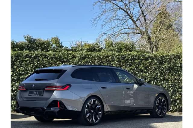 BMW i5 (2026) thumbnail 2