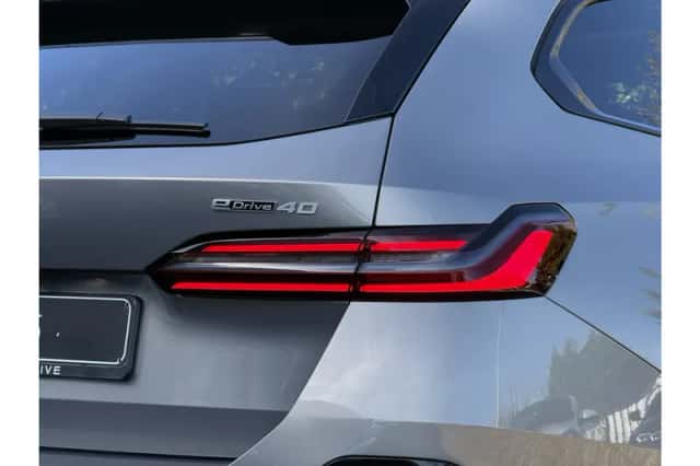 BMW i5 (2026) thumbnail 3