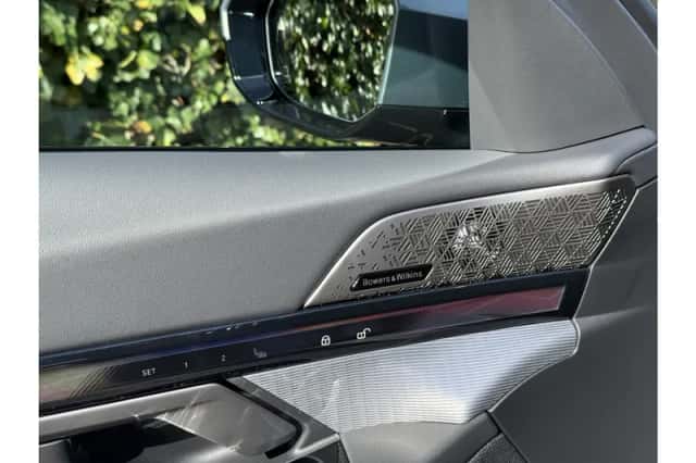 BMW i5 (2026) thumbnail 5