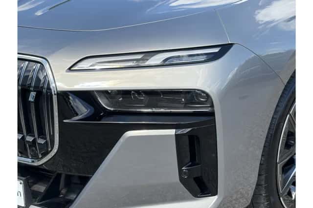 BMW i7 (2025) thumbnail 4