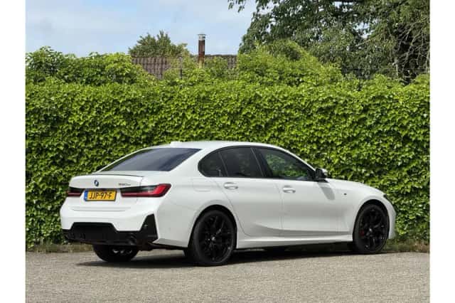 BMW 3-Serie (2025) thumbnail 2