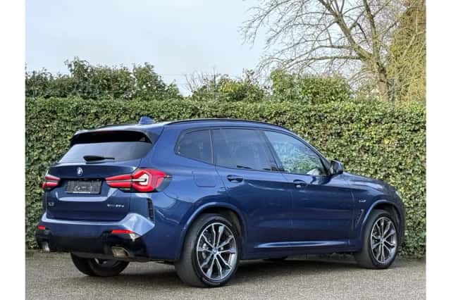 BMW X3 (2022) thumbnail 2