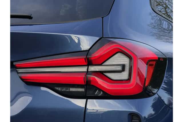 BMW X3 (2022) thumbnail 3