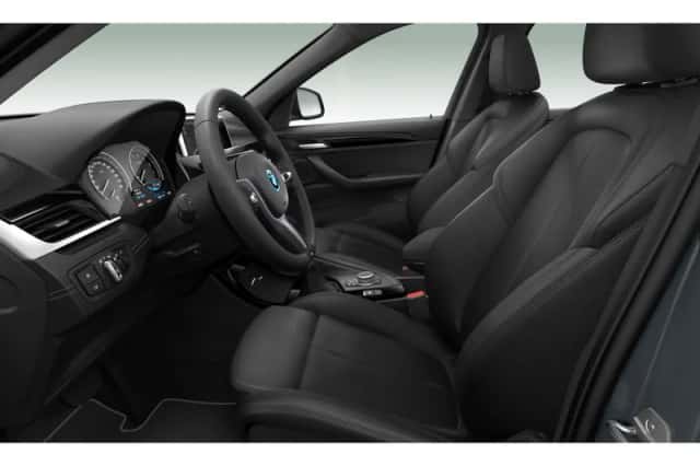 BMW X1 (2022) thumbnail 3