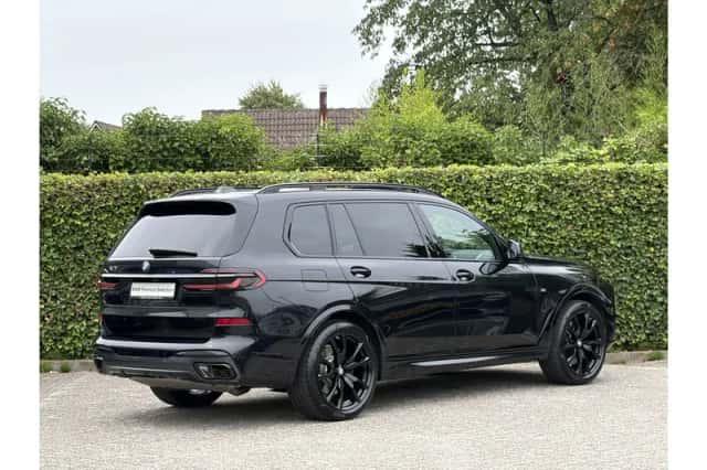 BMW X7 (2025) thumbnail 3