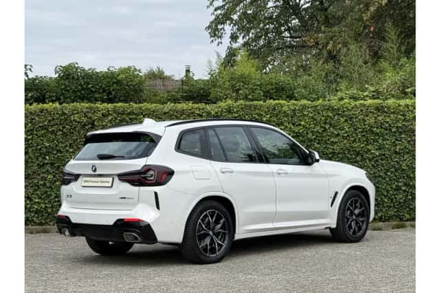 BMW X3 (2024) thumbnail 3