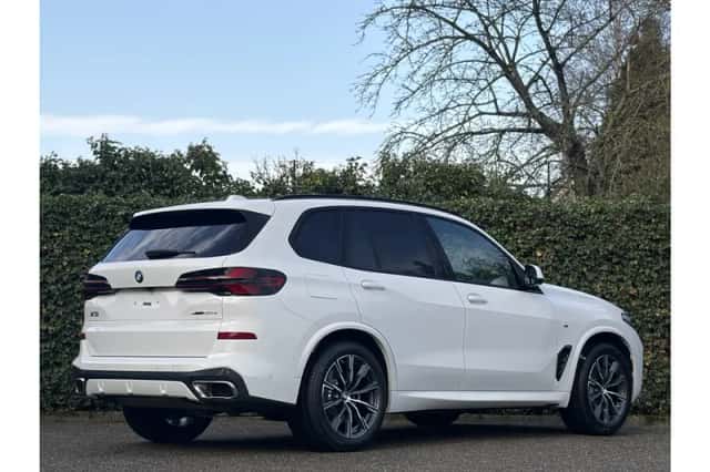 BMW X5 (2025) thumbnail 2