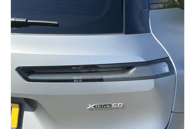 BMW iX (2025) thumbnail 3