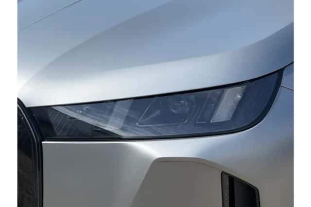 BMW iX (2025) thumbnail 4