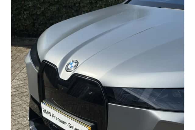 BMW iX (2025) thumbnail 5