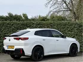 BMW iX2 (2025) thumbnail 2