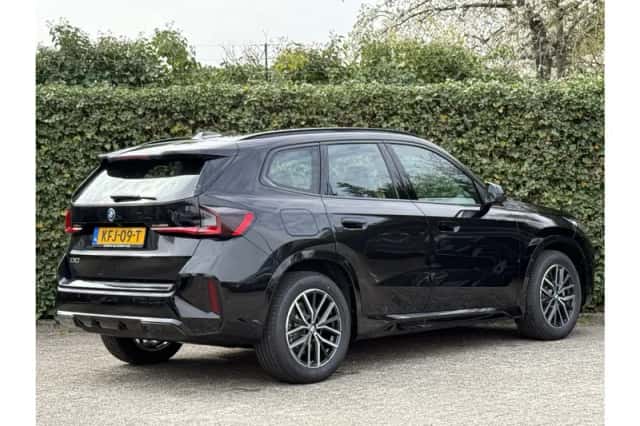 BMW iX1 (2026) thumbnail 2