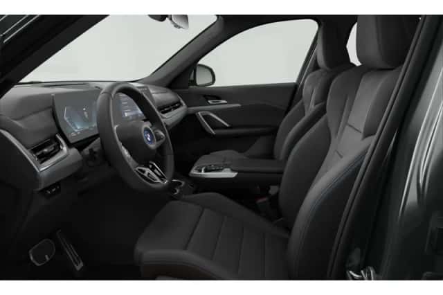 BMW X1 (2023) thumbnail 3