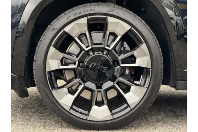 BMW XM (2023) thumbnail 5