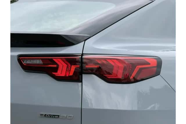 BMW iX2 (2024) thumbnail 3