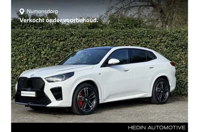 BMW iX2 (2024) thumbnail 1