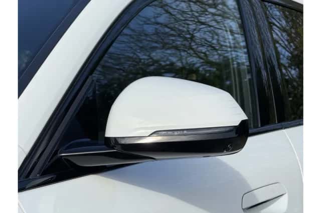 BMW iX2 (2024) thumbnail 5