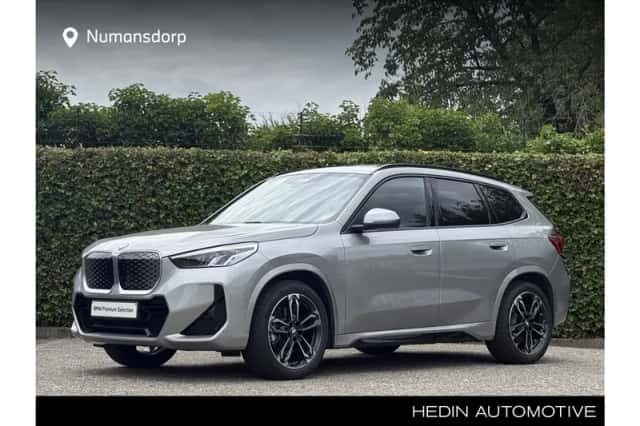 BMW iX1 (2025) thumbnail 1