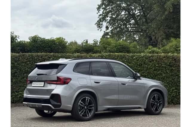 BMW iX1 (2025) thumbnail 3