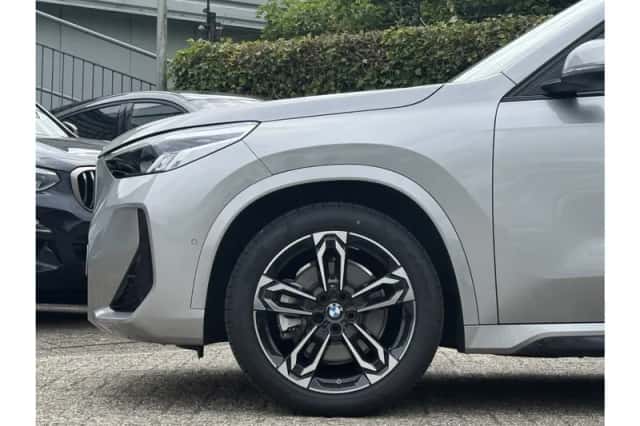 BMW iX1 (2025) thumbnail 5