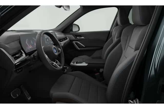 BMW iX1 (2026) thumbnail 3