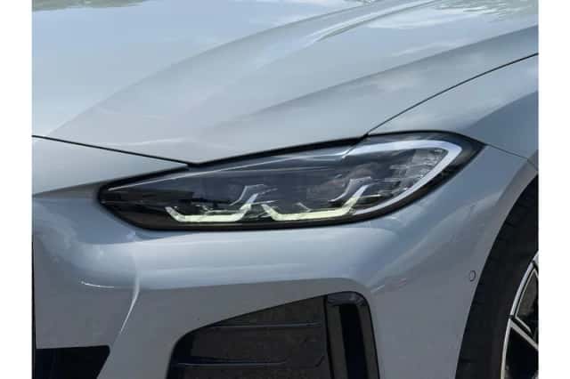 BMW i4 (2023) thumbnail 4