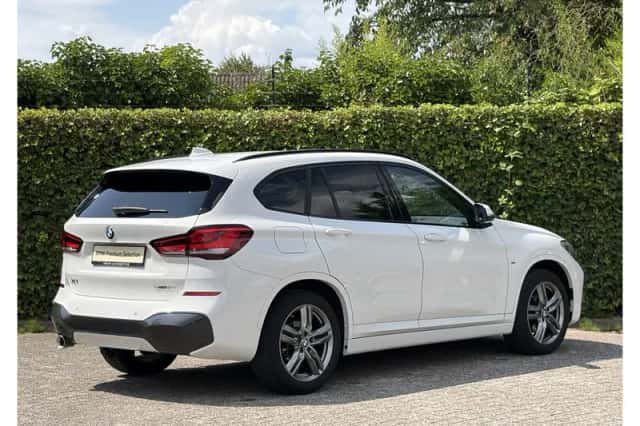 BMW X1 (2022) thumbnail 3