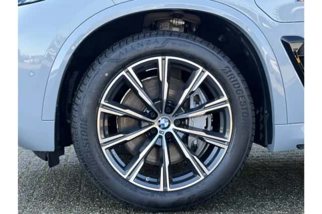 BMW X5 (2025) thumbnail 5