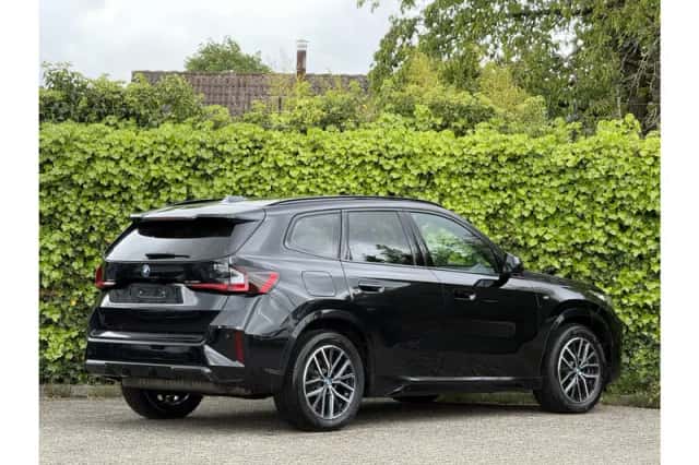 BMW X1 (2022) thumbnail 2