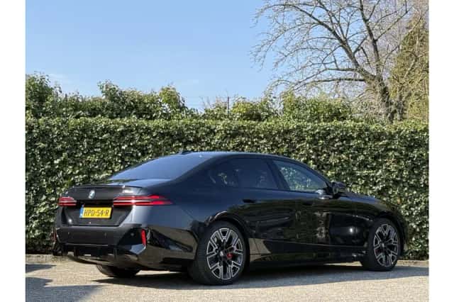 BMW i5 (2025) thumbnail 2