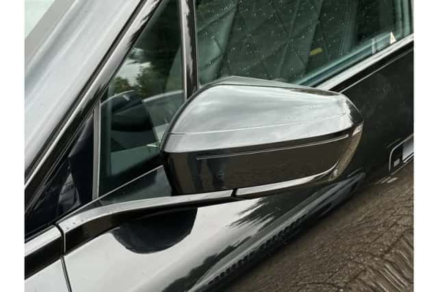 BMW iX (2023) thumbnail 5