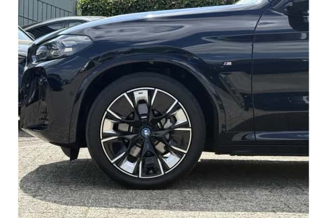 BMW iX3 (2025) thumbnail 5