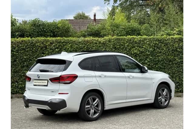 BMW X1 (2021) thumbnail 3