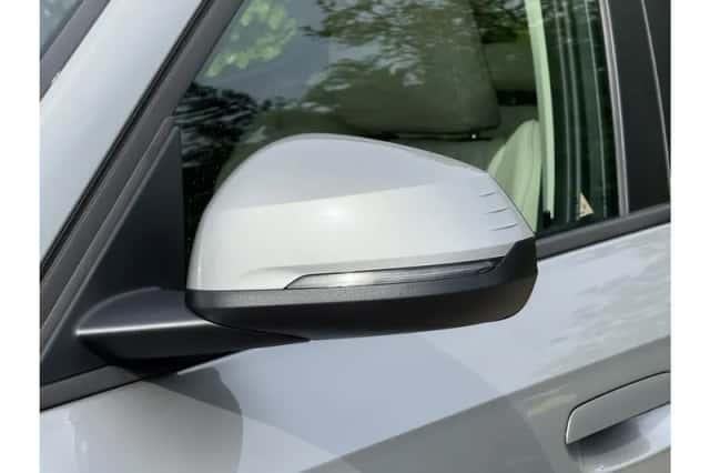 BMW iX1 (2023) thumbnail 5