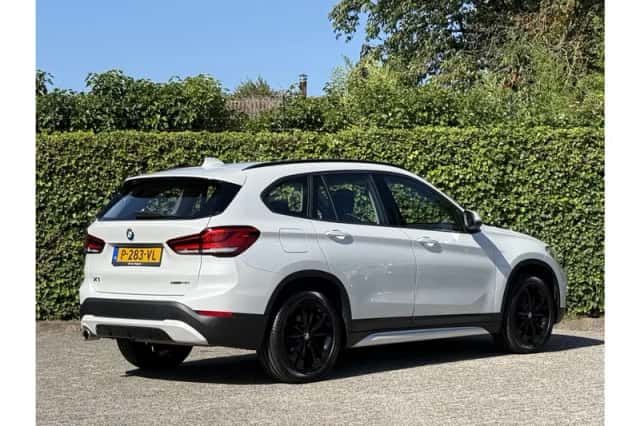 BMW X1 (2022) thumbnail 3