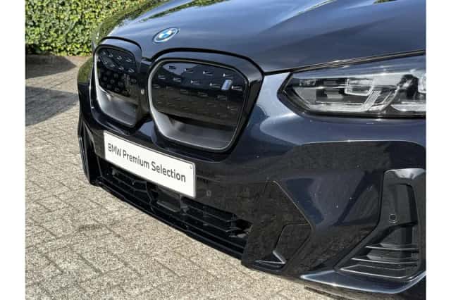BMW iX3 (2023) thumbnail 4