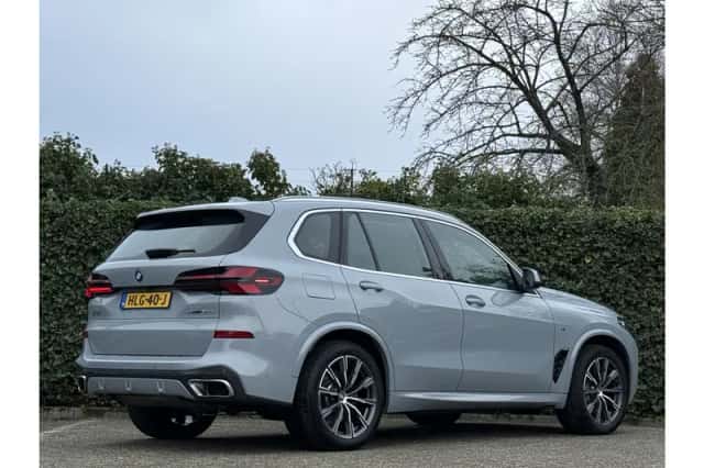 BMW X5 (2025) thumbnail 2