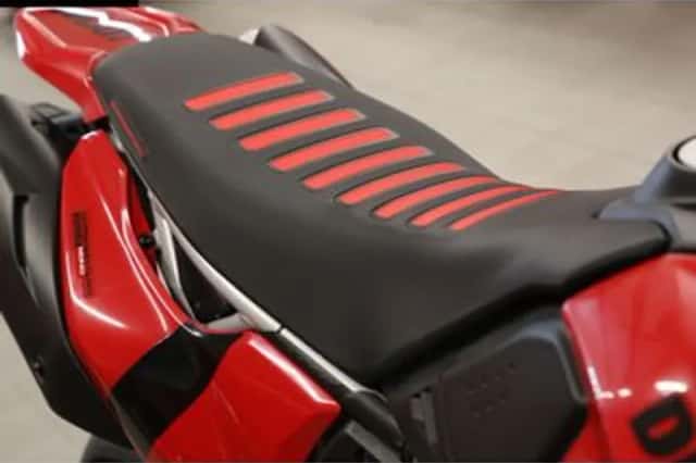 DUCATI HYPERMOTARD (2026) thumbnail 5