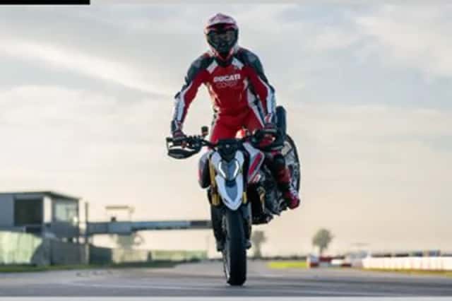 DUCATI HYPERMOTARD (2026) thumbnail 2